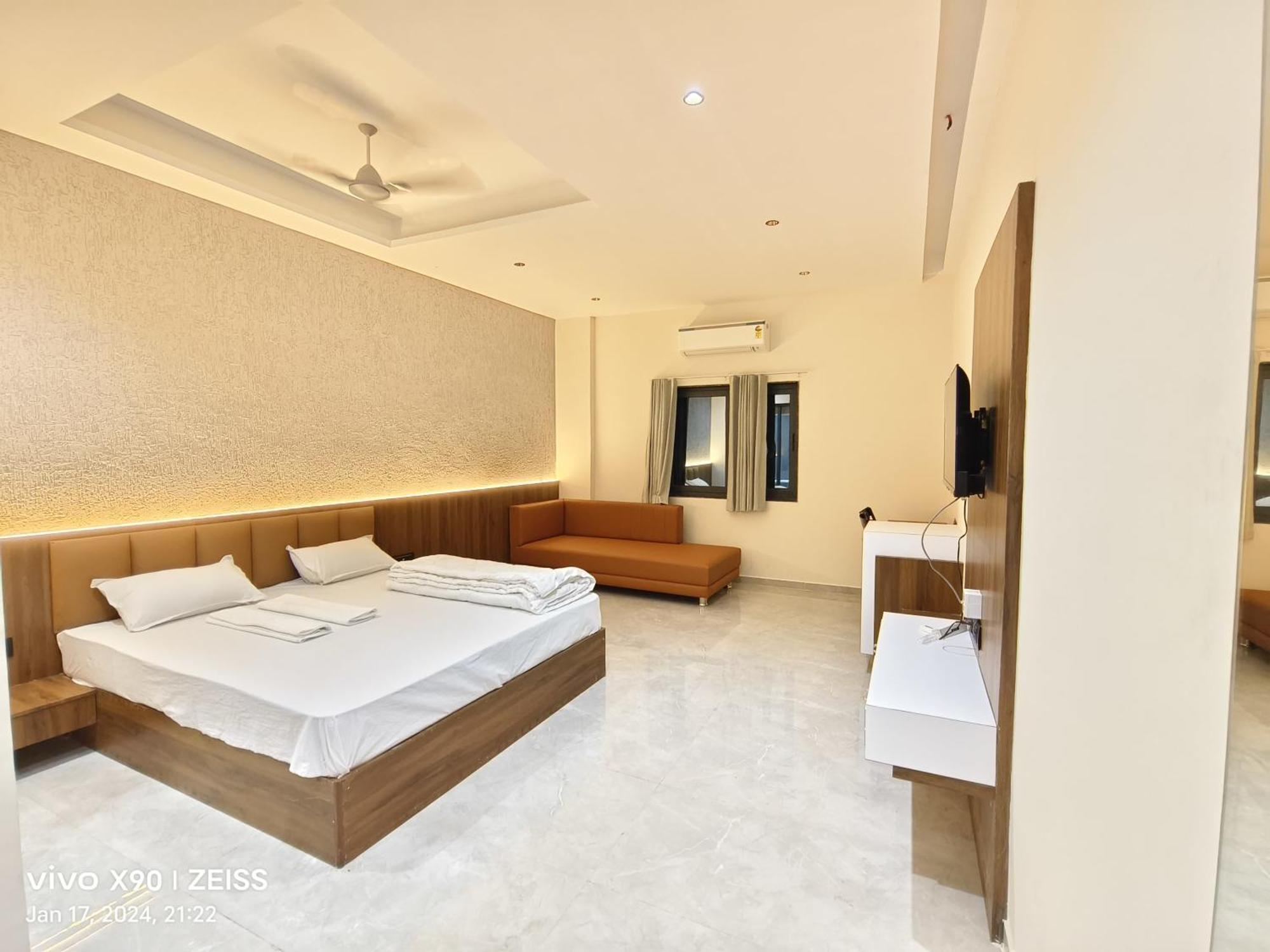 Hotel The Grand Khodiyar Visnagar Dış mekan fotoğraf
