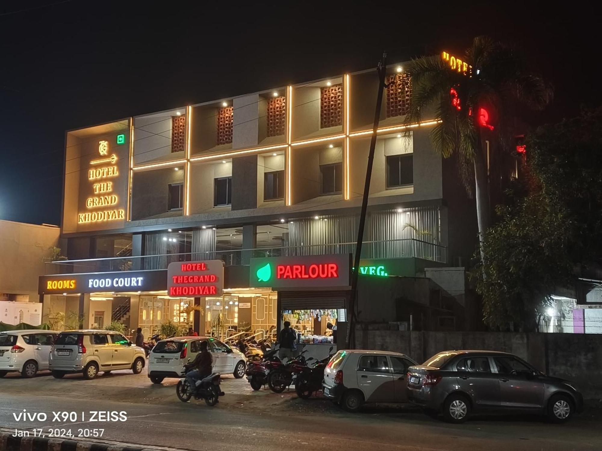 Hotel The Grand Khodiyar Visnagar Dış mekan fotoğraf