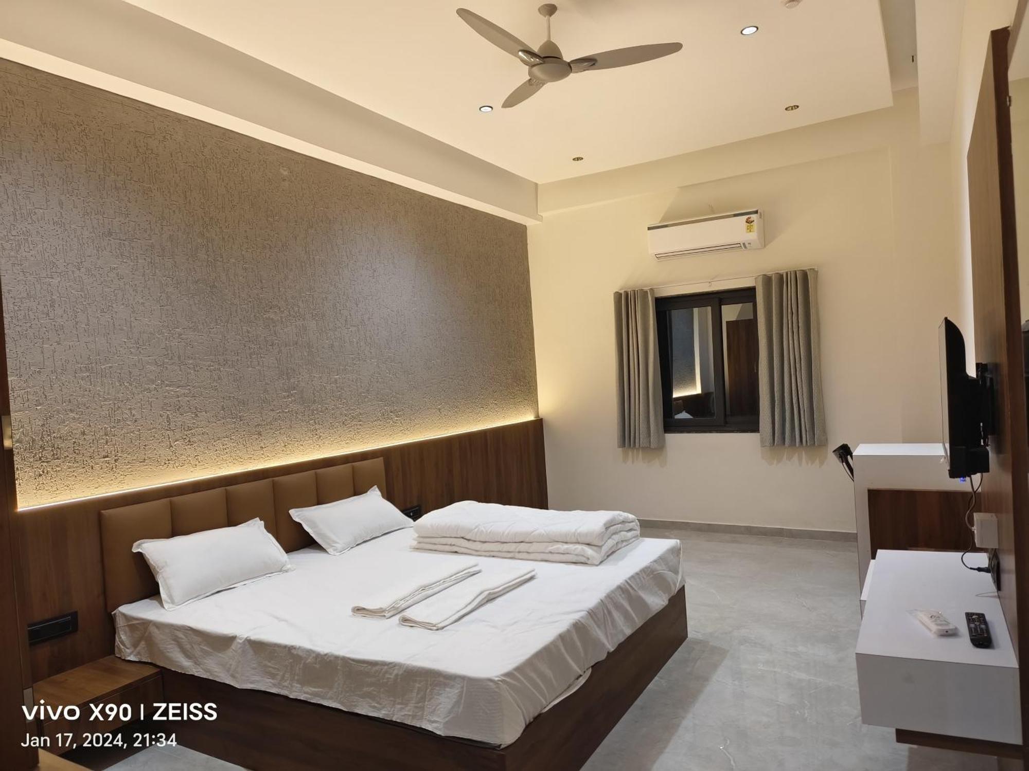 Hotel The Grand Khodiyar Visnagar Dış mekan fotoğraf
