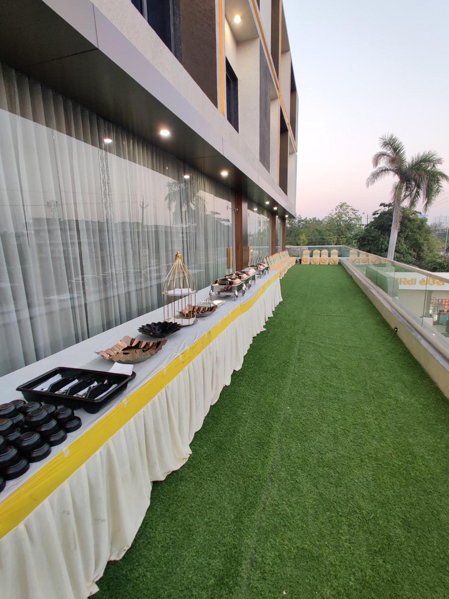 Hotel The Grand Khodiyar Visnagar Dış mekan fotoğraf